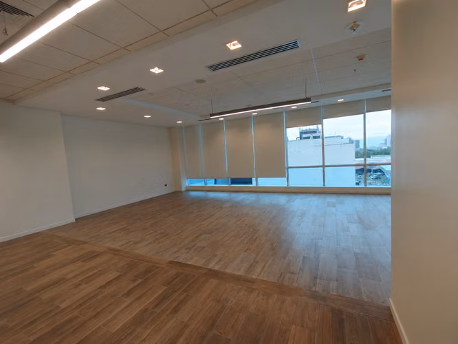 OFICINA DE 90 M² EN ALQUILER | PLAZA REAL, COSTA DEL ESTE - Imagen 2