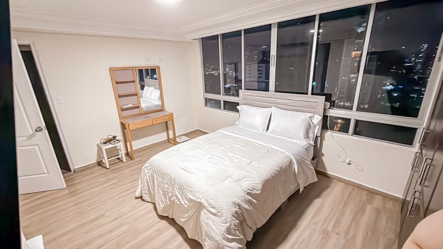 C498J SE ALQUILA AMPLIO APARTAMENTO AMOBLADO EN SAN FRANCISCO  - Imagen 4