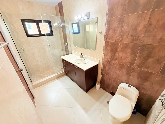 SE VENDE APARTAMENTO AMOBLADO FRENTE AL MAR – PH LAS OLAS 1, VISTA MAR - BV - Imagen 11