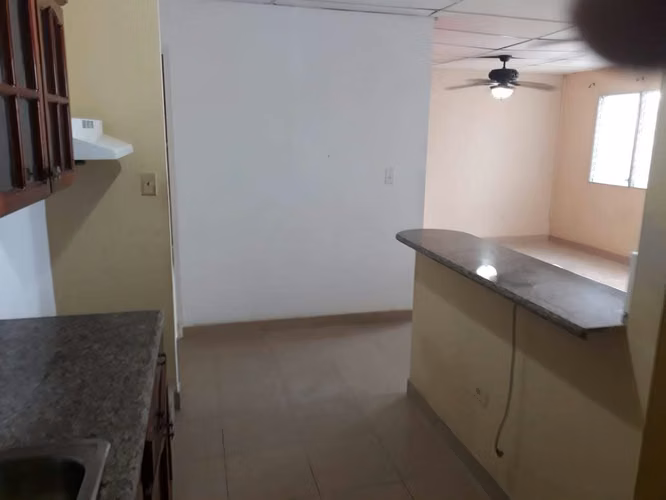 ALQUILER DE CASA EN PARQUE CENTENARIO ARRAIJAN 