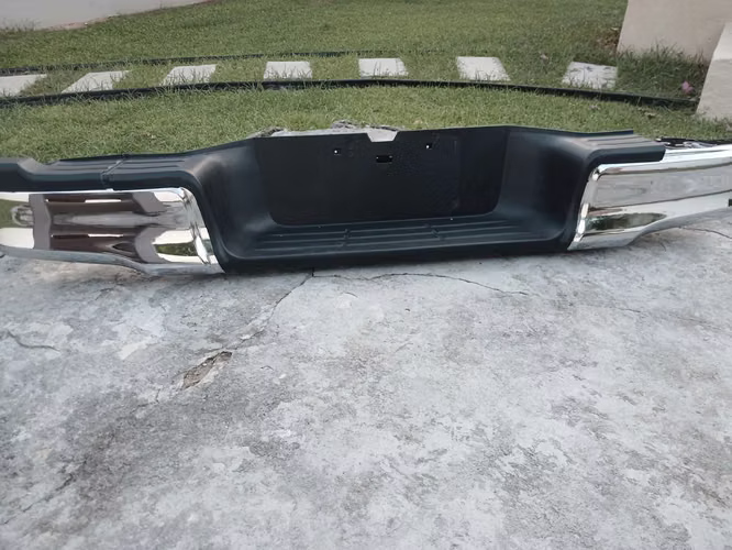 Defensa hilux revo 2025
