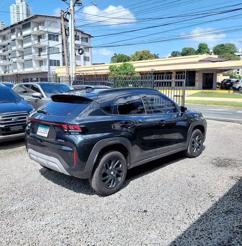 2025 Suzuki Fronx - 1760 km - Garantía de agencia hasta julio 2028
