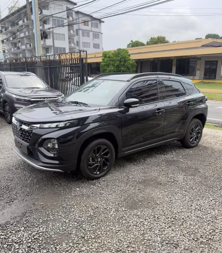 2025 Suzuki Fronx - solo 1760 km - sin detalles