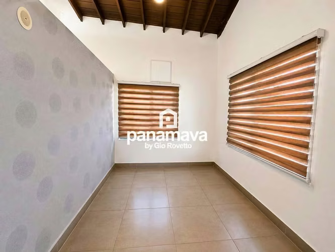 Alquiler Local Comercial en Vía Porras