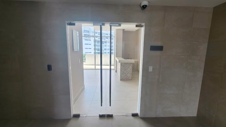 Melissa Foster Luxury Vende Apartamento en PH Vivendi Green, Edison Park | MFR2148