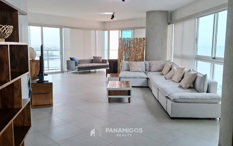 Renta Apartamento de 2 habitaciones en Avenida Balboa