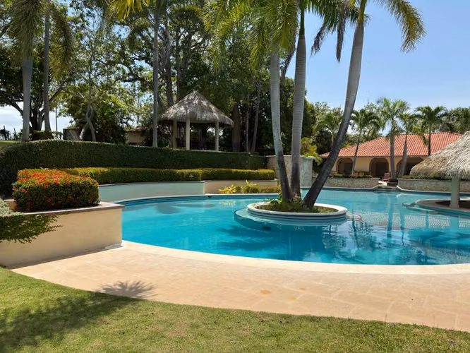 Casa de Dos Recámaras con Simulador de Golf en Venta en San Carlos