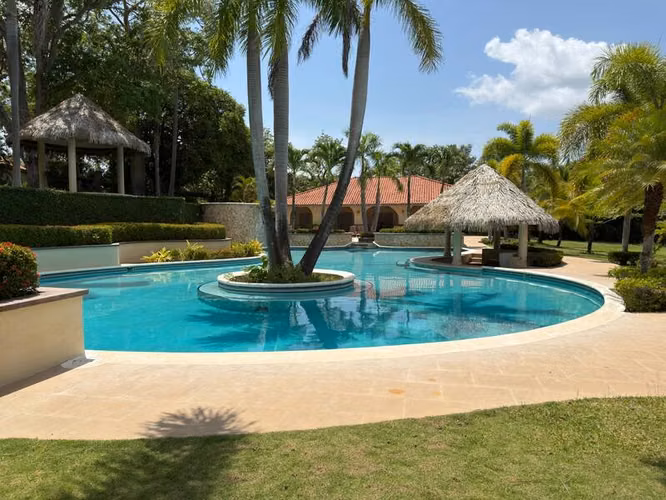 Casa de Dos Recámaras con Simulador de Golf en Venta en San Carlos