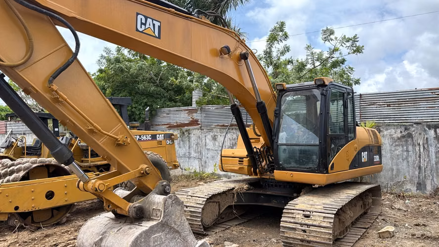 caterpillar back excavator