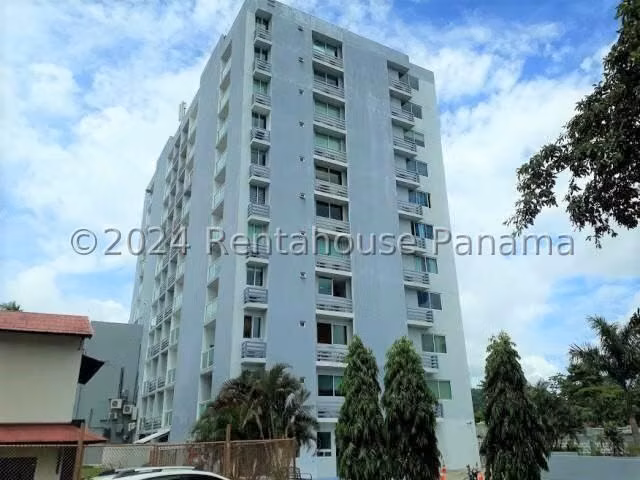 SE VENDE APARTAMENTO EN ALBROOK DPA27-2319