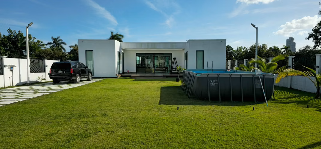 En Venta casa en Coronado muy cercana a la playa (AA)