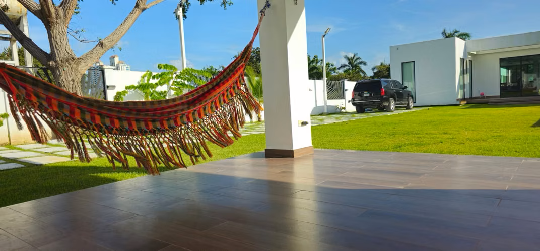 En Venta casa en Coronado muy cercana a la playa (AA)