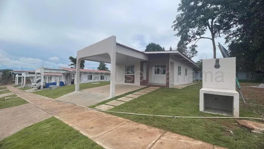 VENTA DE CASA EN CHORRERA DDB26-8075