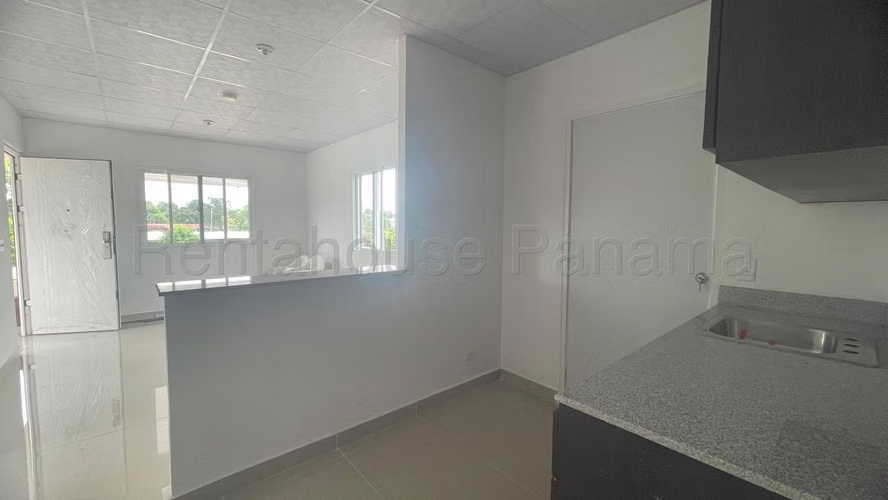 VENTA DE CASA EN CHORRERA DDB26-8076