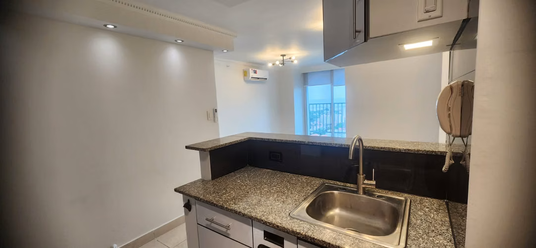 Alquiler Apartamento Vía España PH Riverside Remodelado Línea Blanca Clientes Directos - Imagen 5