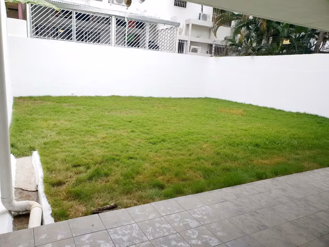 Alquiler o venta de casa duplex en obarrio (AA)