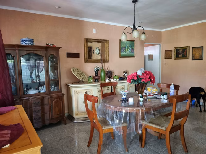 GANGA, VENTA DE HERMOSA CASA EN LAS CUMBRES - Imagen 6