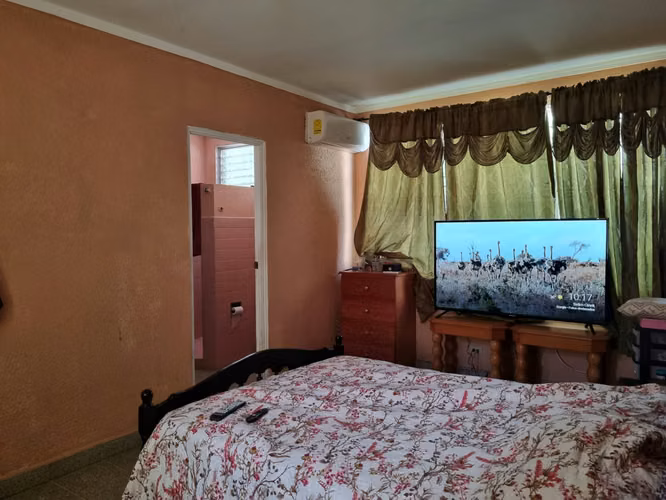 GANGA, VENTA DE HERMOSA CASA EN LAS CUMBRES - Imagen 5