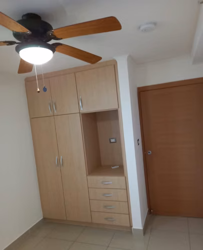 Alquiler Apartamento Condado del Rey Rokas - Imagen 4