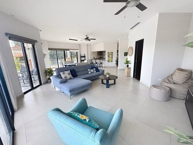Venta de Apartamento Amoblado en San Carlos – PH Vista Mar Golf & Marina