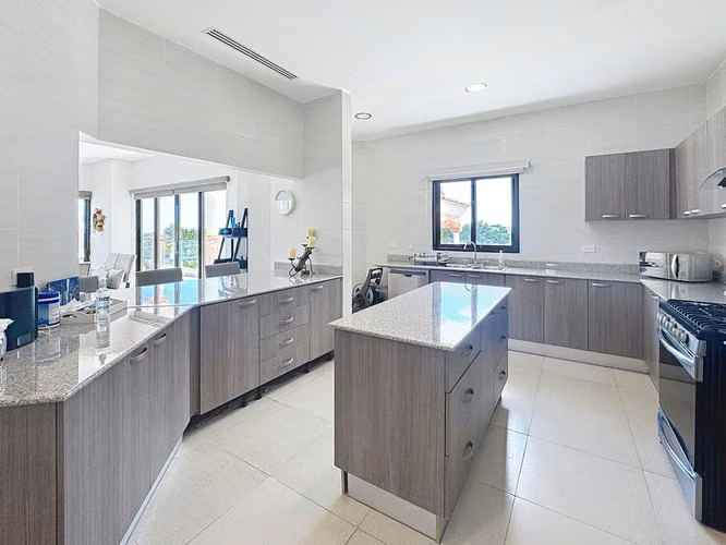 Venta de Apartamento Amoblado en San Carlos – PH Vista Mar Golf & Marina