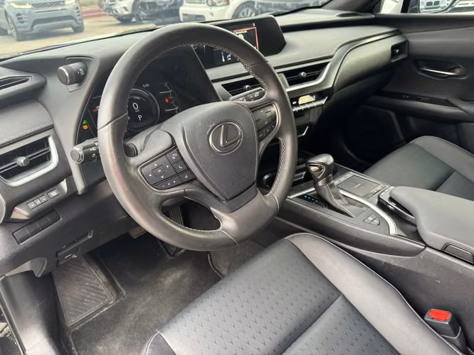 LEXUS UX250H - Imagen 8