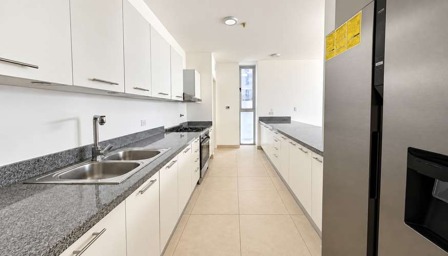ALQUILER DE APARTAMENTO AMOBLADO EN AVENIDA BALBOA CON VISTA AL MAR - Imagen 6
