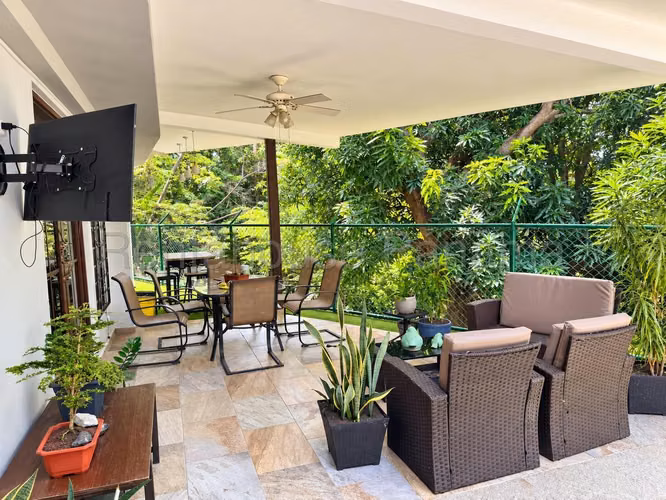 Venta de Amplia Casa con Estilo Colonial en Diablo 27*2334Mfk - Imagen 14