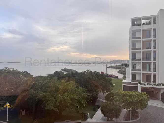 Venta de Apartamento Con Vista Al Mar en Punta Pacifica 27*768Mfk