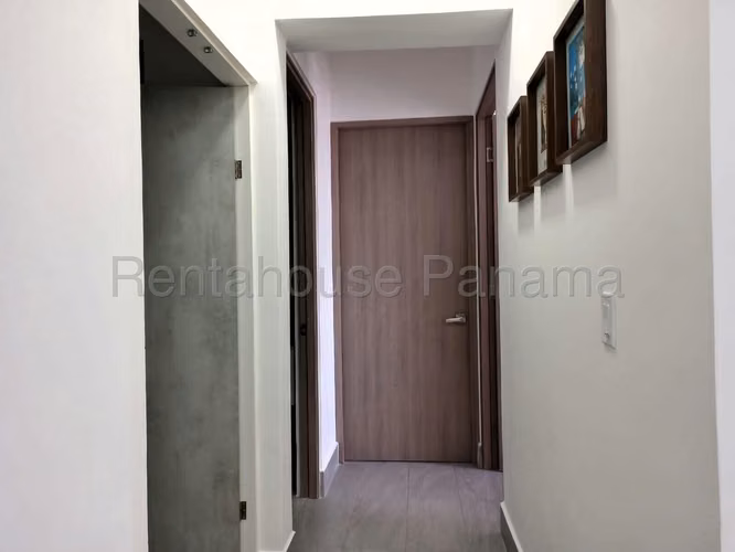 Venta de Apartamento con Línea blanca en Via España Ph LOMA VISTA TOWER EC
