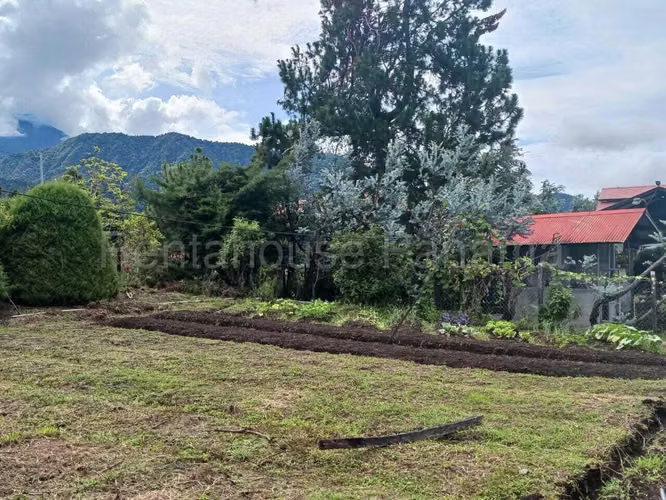 Vendo Casa de 422m2 en Volcán Centro 27-2338SRZ - Imagen 11
