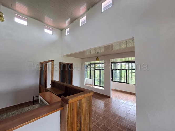Vendo Casa de 422m2 en Volcán Centro 27-2338SRZ - Imagen 3