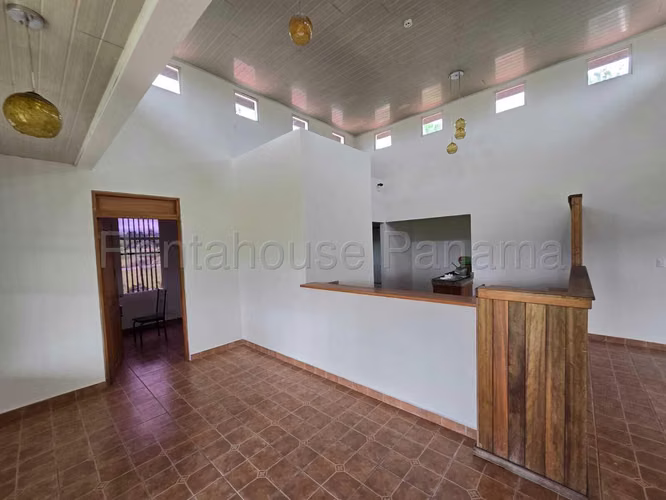 Vendo Casa de 422m2 en Volcán Centro 27-2338SRZ - Imagen 2