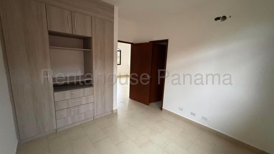 Casa en Venta en PH EL DORAL Costa Sur 24AECC2109