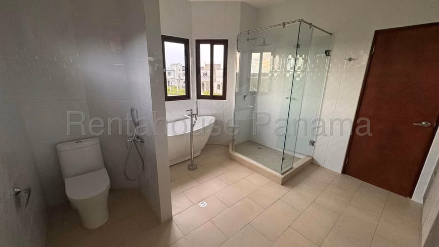 Casa en Venta en PH EL DORAL Costa Sur 24AECC2109