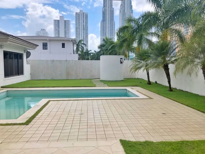 SE VENDE ELEGANTE CASA UNIFAMILIAR EN COSTA DEL ESTE - Imagen 3