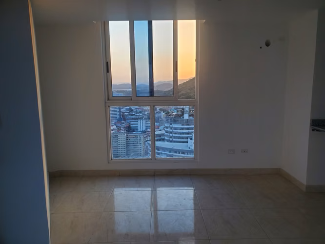 ESTRENE APARTAMENTO FRENTE AL MAR - Imagen 7