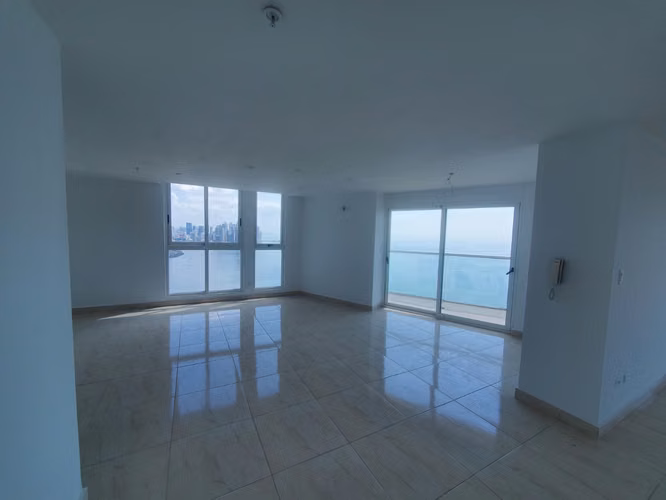ESTRENE APARTAMENTO FRENTE AL MAR - Imagen 2