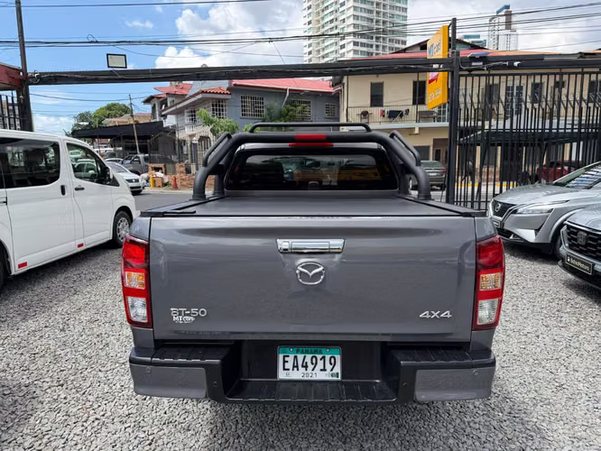 Mazda BT-50 2022 - Imagen 6