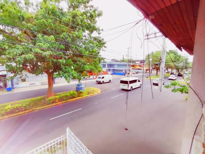 VENDO CASA COMERCIAL EN CHANIS | 222 M² | VÍA PRINCIPAL | ZONIFICACIÓN MIXTA - Imagen 4