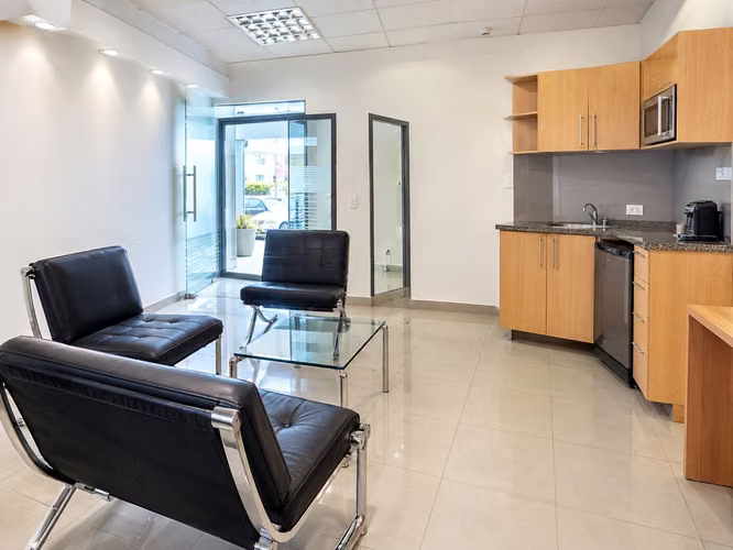 OFICINA / LOCAL COMERCIAL DE 65 M² EN COSTA DEL ESTE – PLAZA COMERCIAL PROCENTER