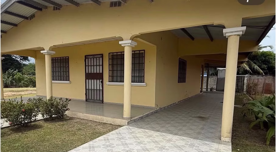 SOLD HOUSE FURNISHED IN PENONOMÉ, COCHE - FS