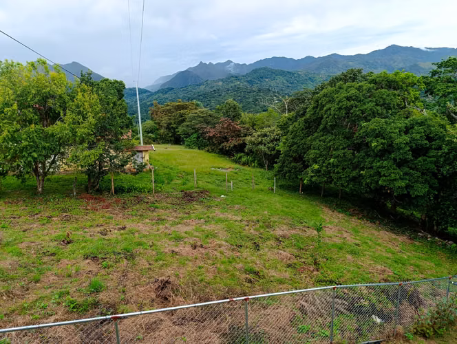 TERRENO CON VISTA A LAS MONTAÑAS EN VENTA EN SANTA FE, VERAGUAS, PANAMÁ - Imagen 3