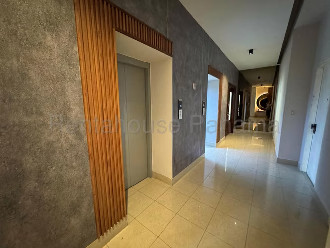 Venta de Apartamento de 220 m2 en PH Oceanía, Edison Park 27-1951GG
