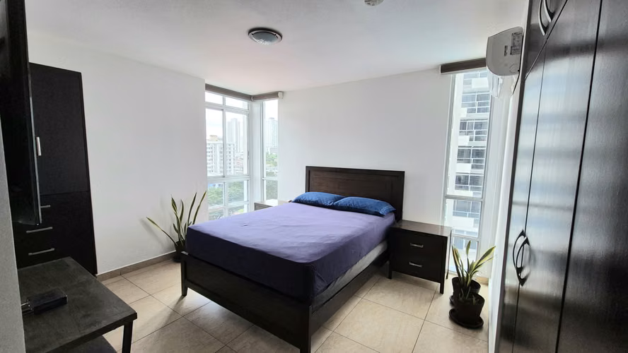 VENDO HERMOSO APTO AMOBLADO CON ENTRADA PEATONAL AL PARQUE OMAR - Imagen 4
