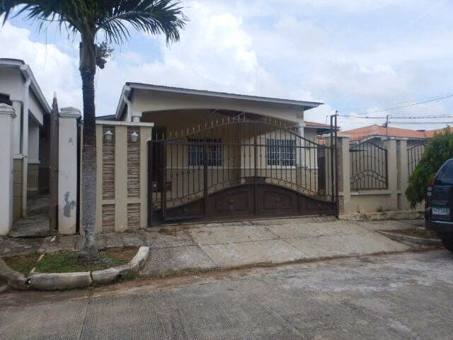 VENTA CASA LA CHORRERA