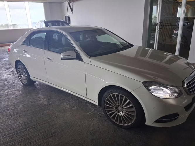 Mercedes Benz E200 Del 2014 BAJO KILOMETRAJE  - Imagen 8