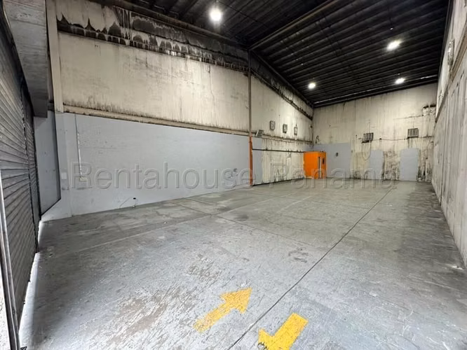 J228GRR Galera rental in El Crisol