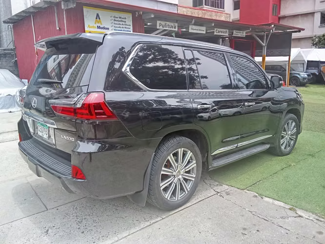 Lexus LX Excelentes condiciones  - Imagen 3