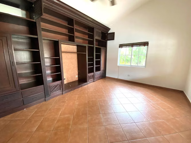 272200. Se alquila increible casa con 6 recámaras, 1.259m terreno, piscina - Imagen 9